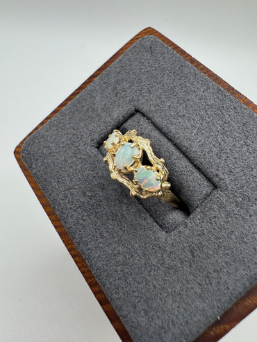 9ct gold opal ring