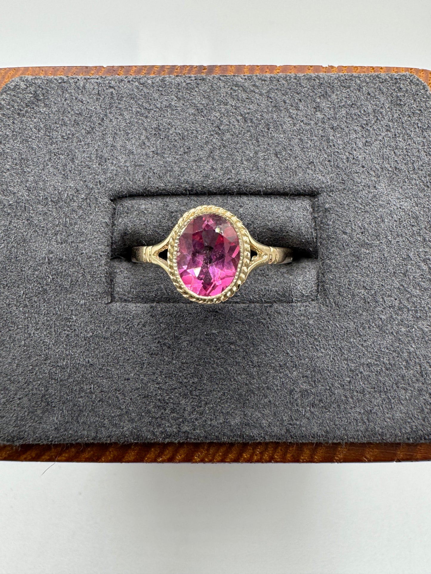 9ct gold pink topaz ring