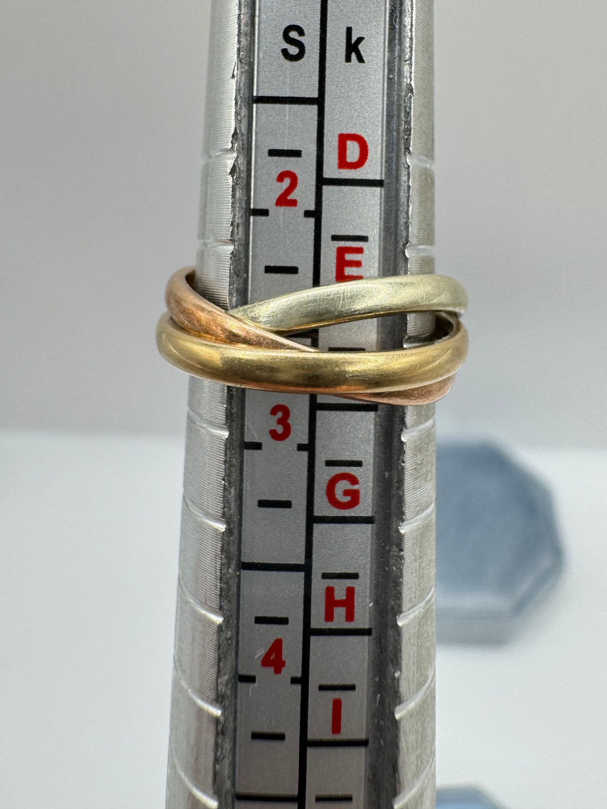 9ct tri-gold Russian band