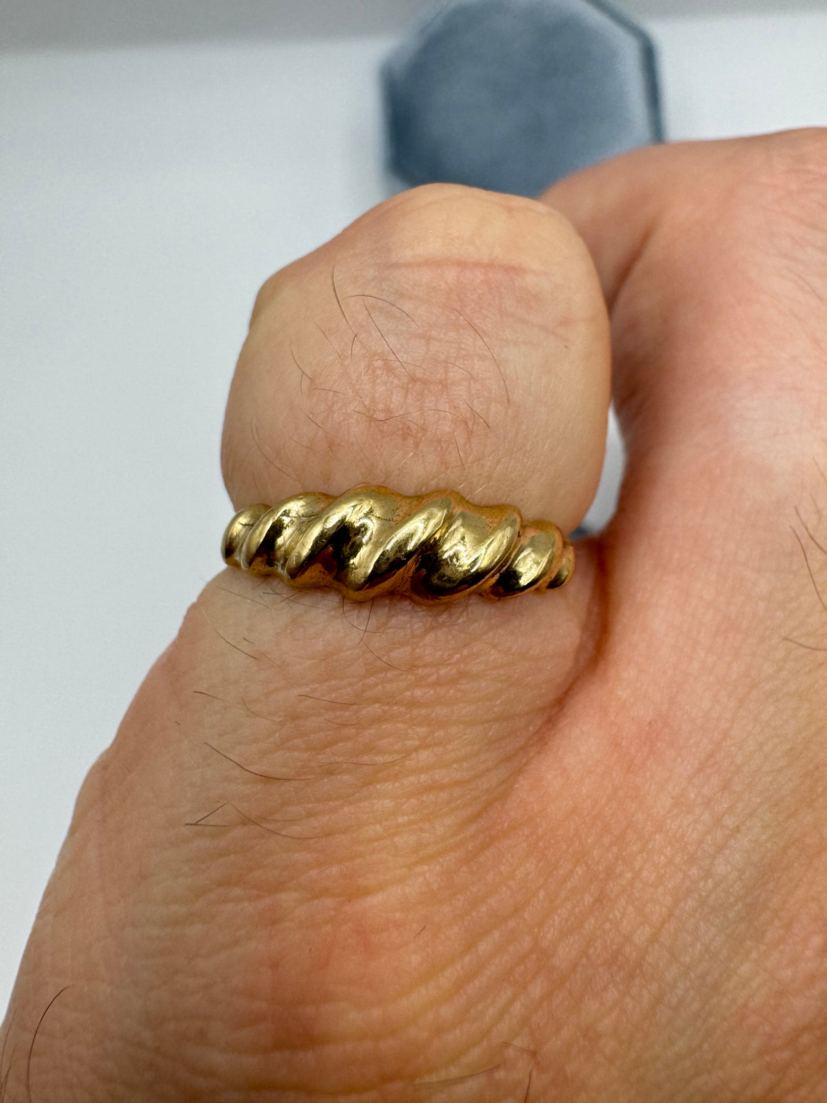 9ct gold croissant ring