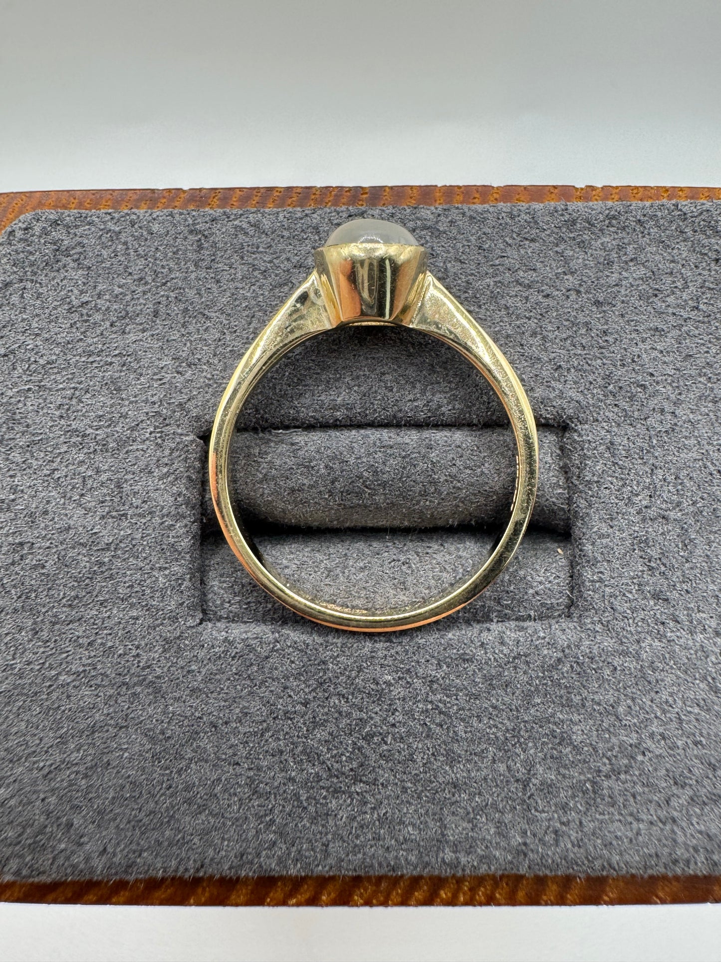 9ct gold moonstone ring