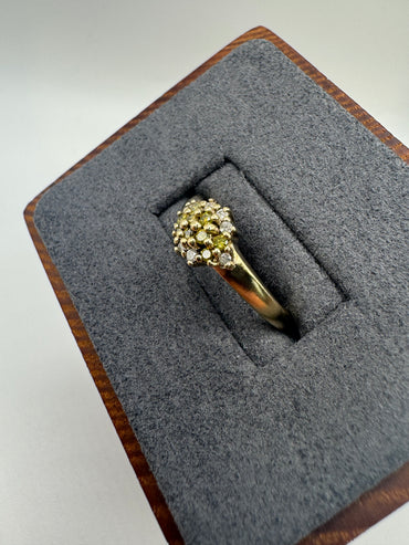 9ct gold diamond ring (inc yellow diamonds)