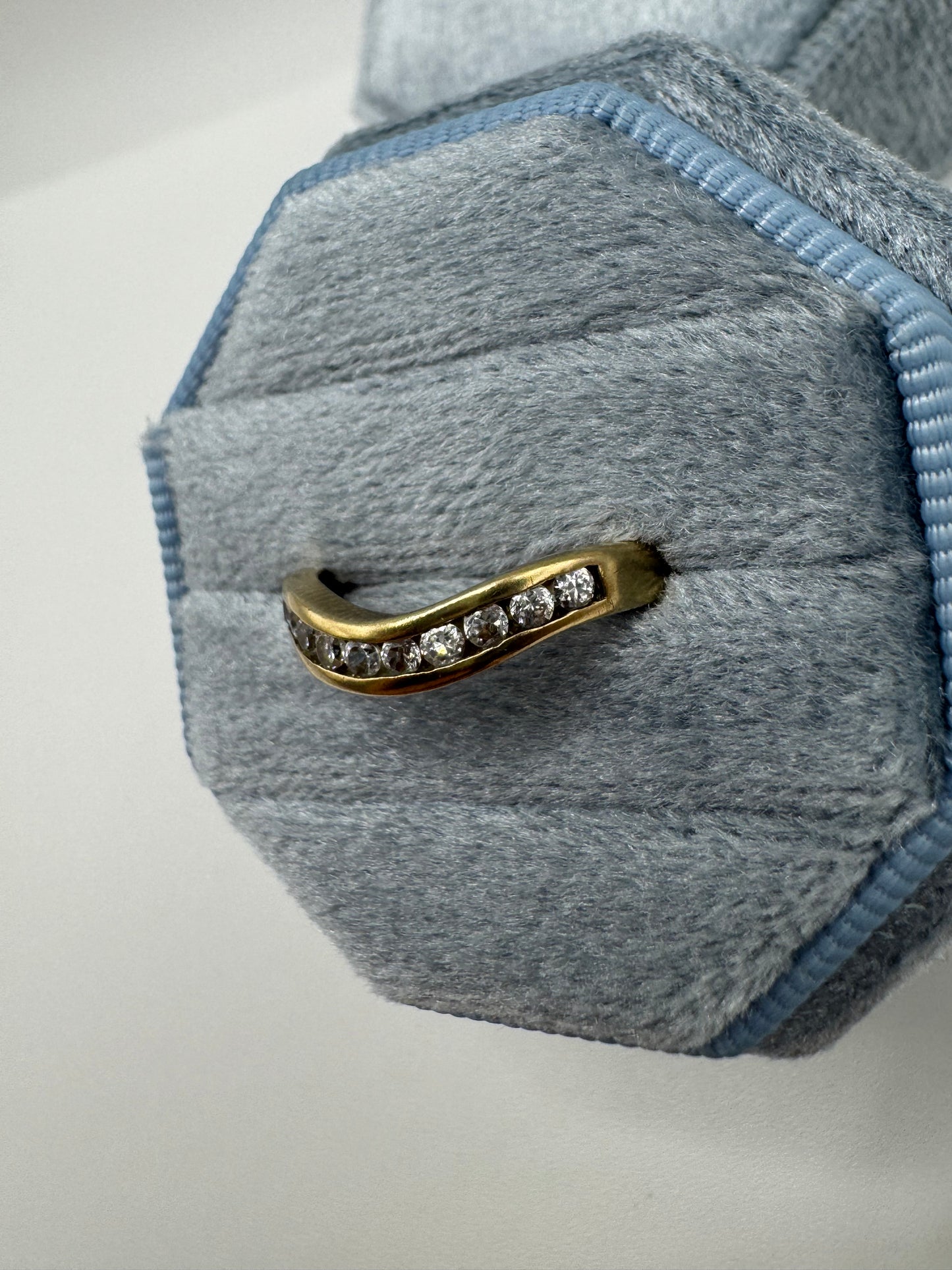 9ct gold cz wishbone ring