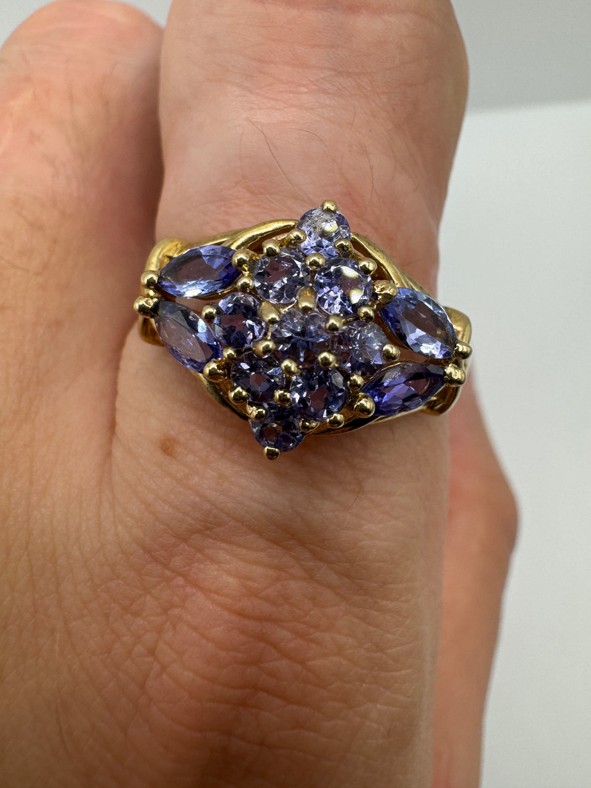 9ct gold tanzanite cluster ring