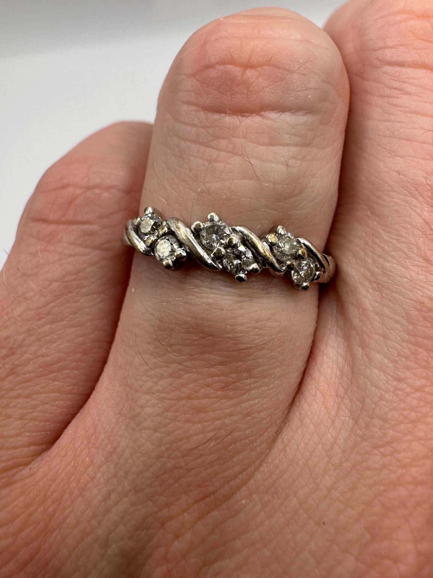 9ct white gold 0.33ct diamond ring