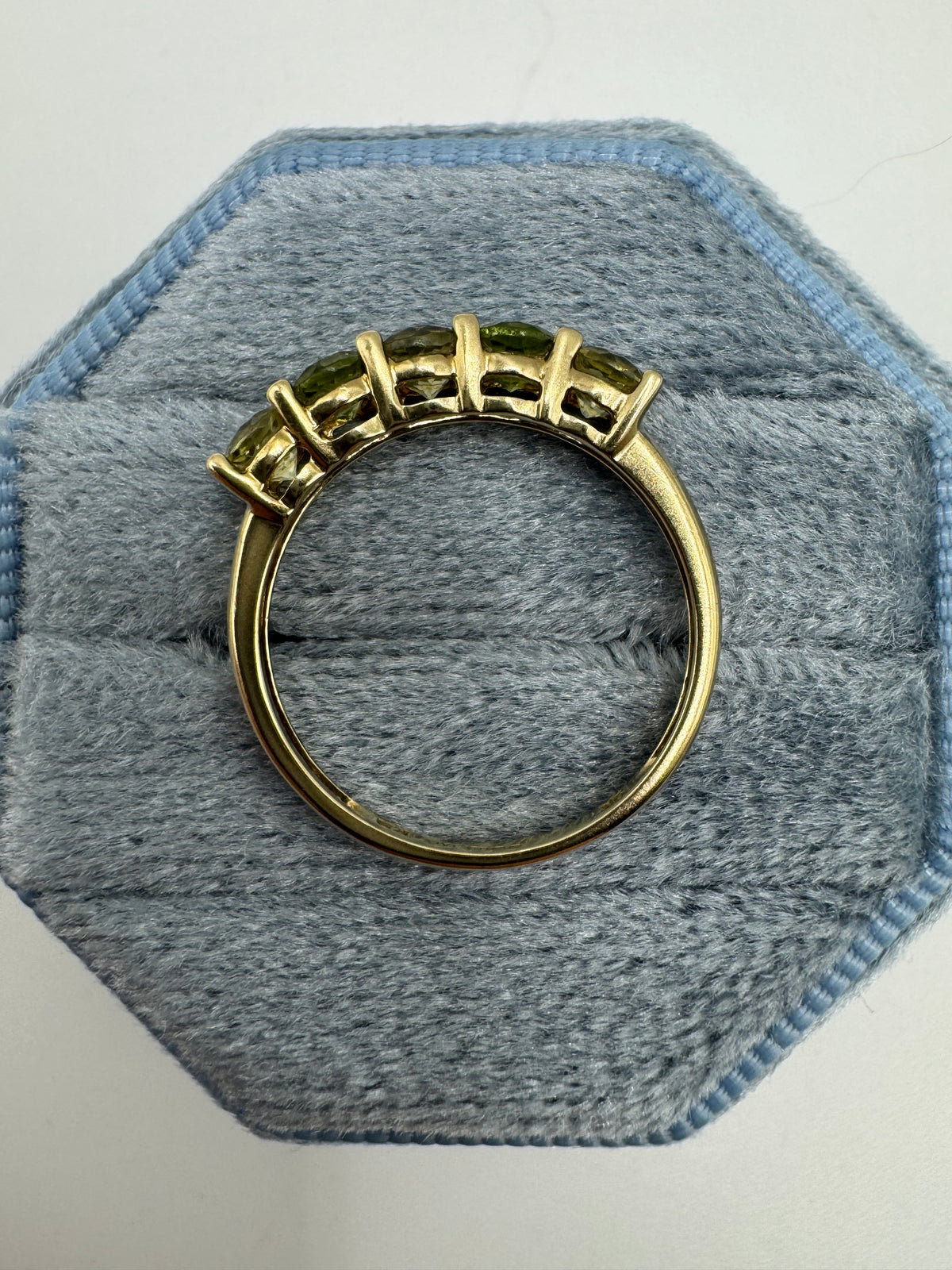 9ct gold quartz ring