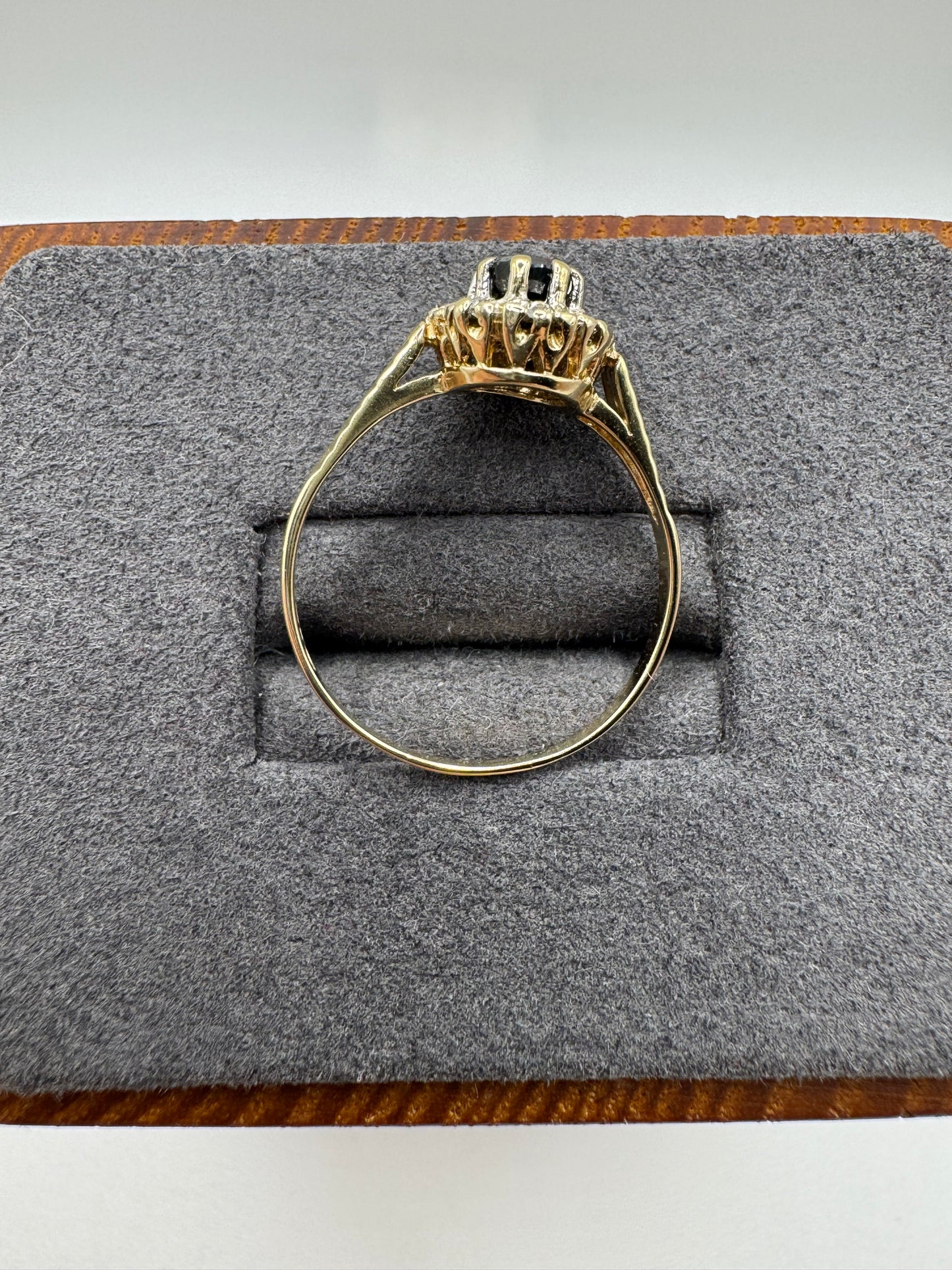 9ct gold sapphire and diamond ring