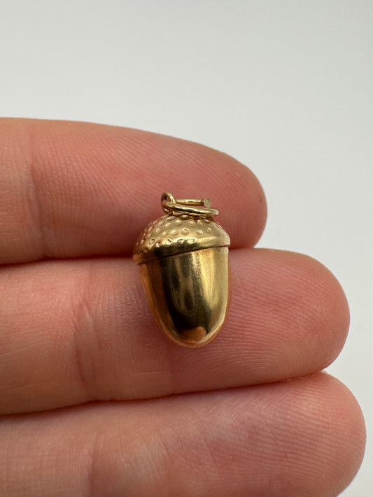 9ct gold acorn charm