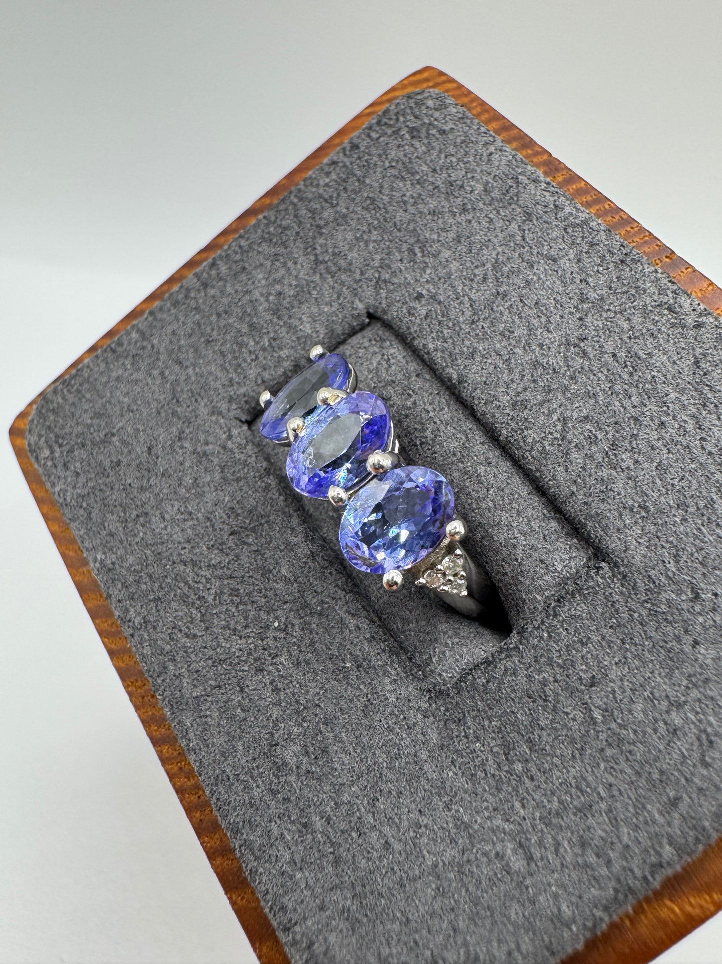 9ct white gold tanzanite and diamond ring