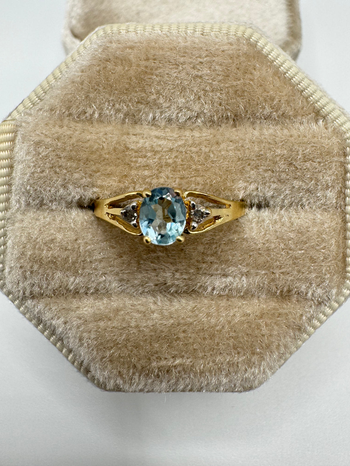 9ct gold topaz and diamond ring