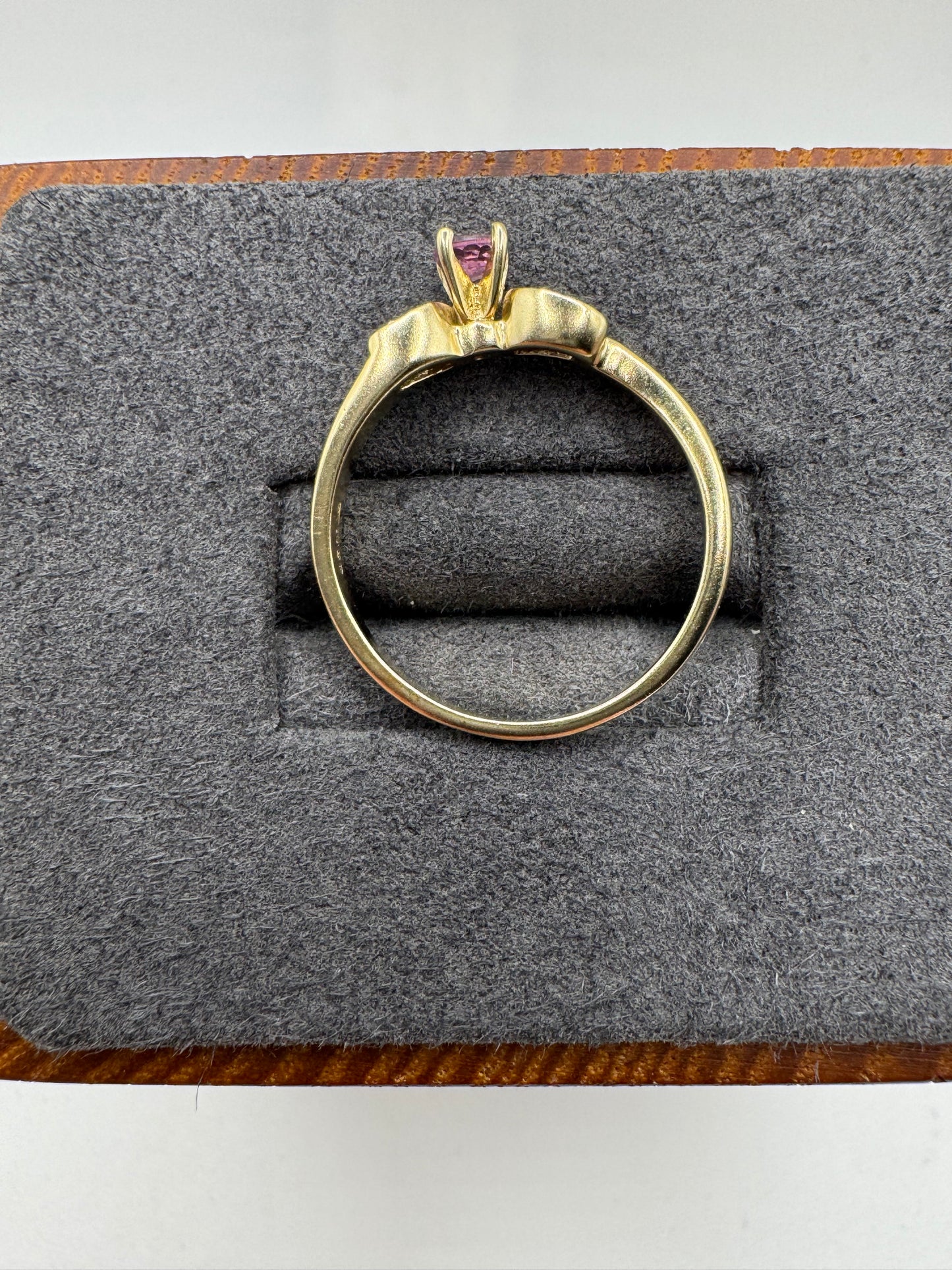 9ct gold pink sapphire and diamond ring