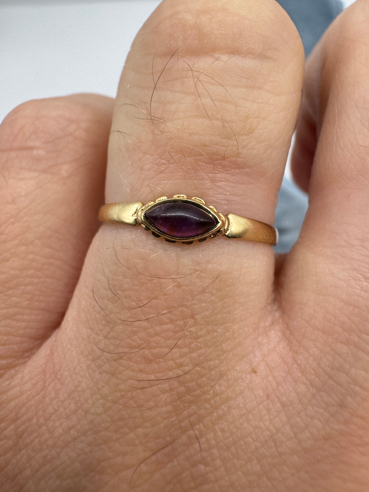 9ct gold spinel ring