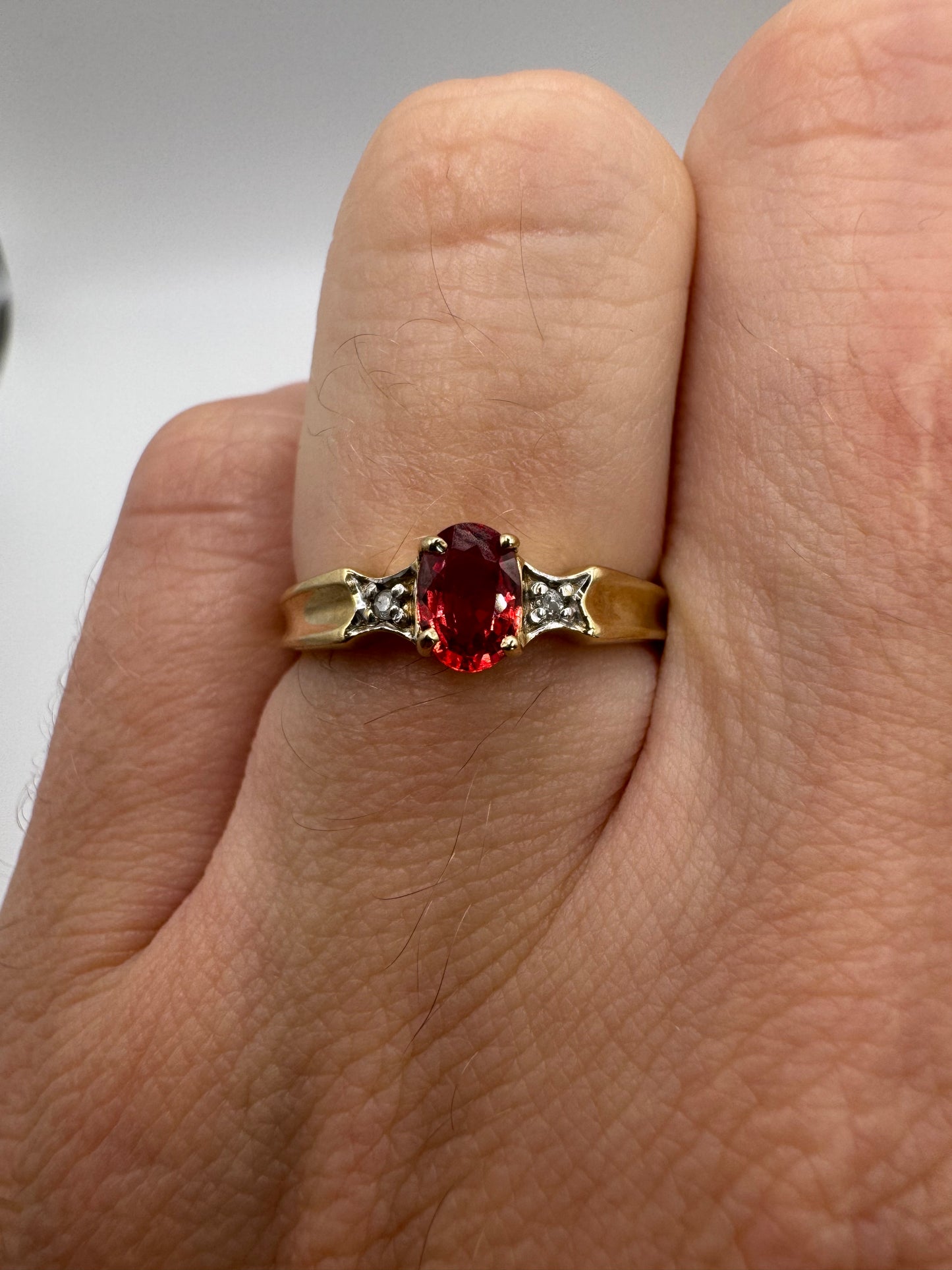9ct gold spinel and diamond ring