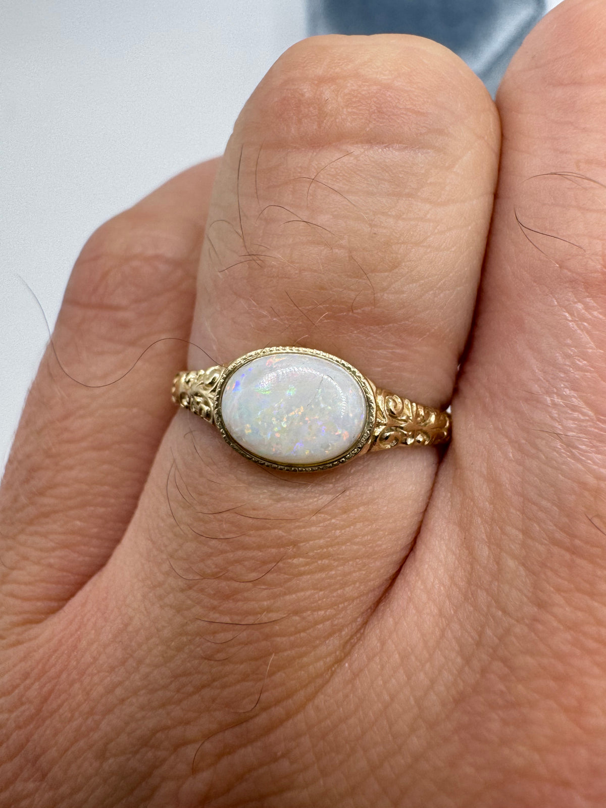 9ct gold engraved opal ring