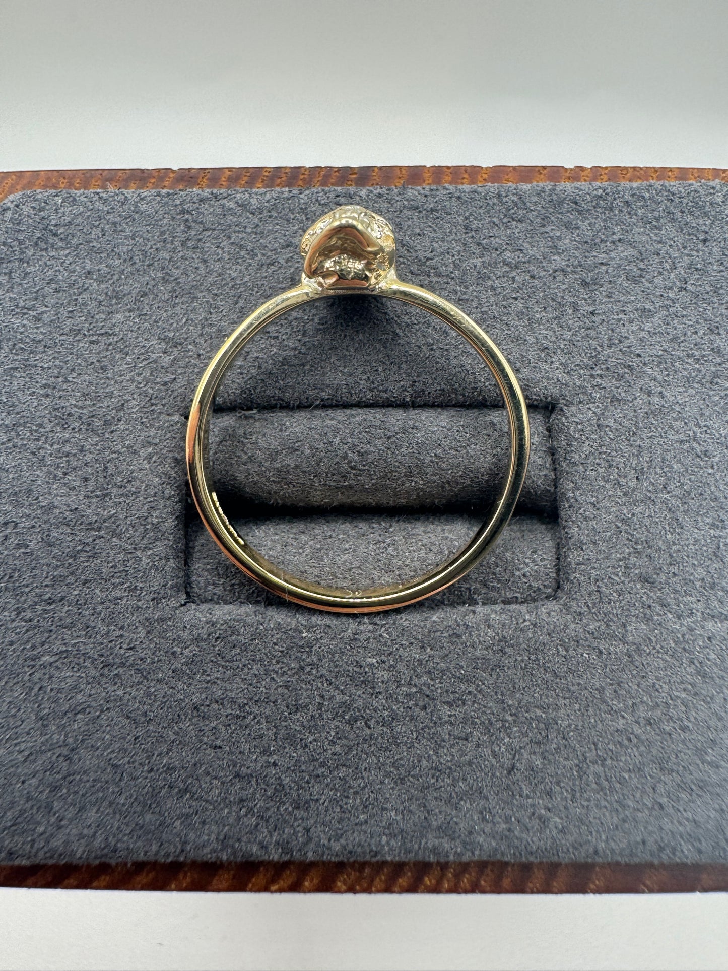 9ct gold skull ring