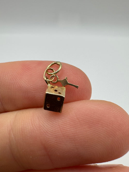 9ct gold dice and key charm