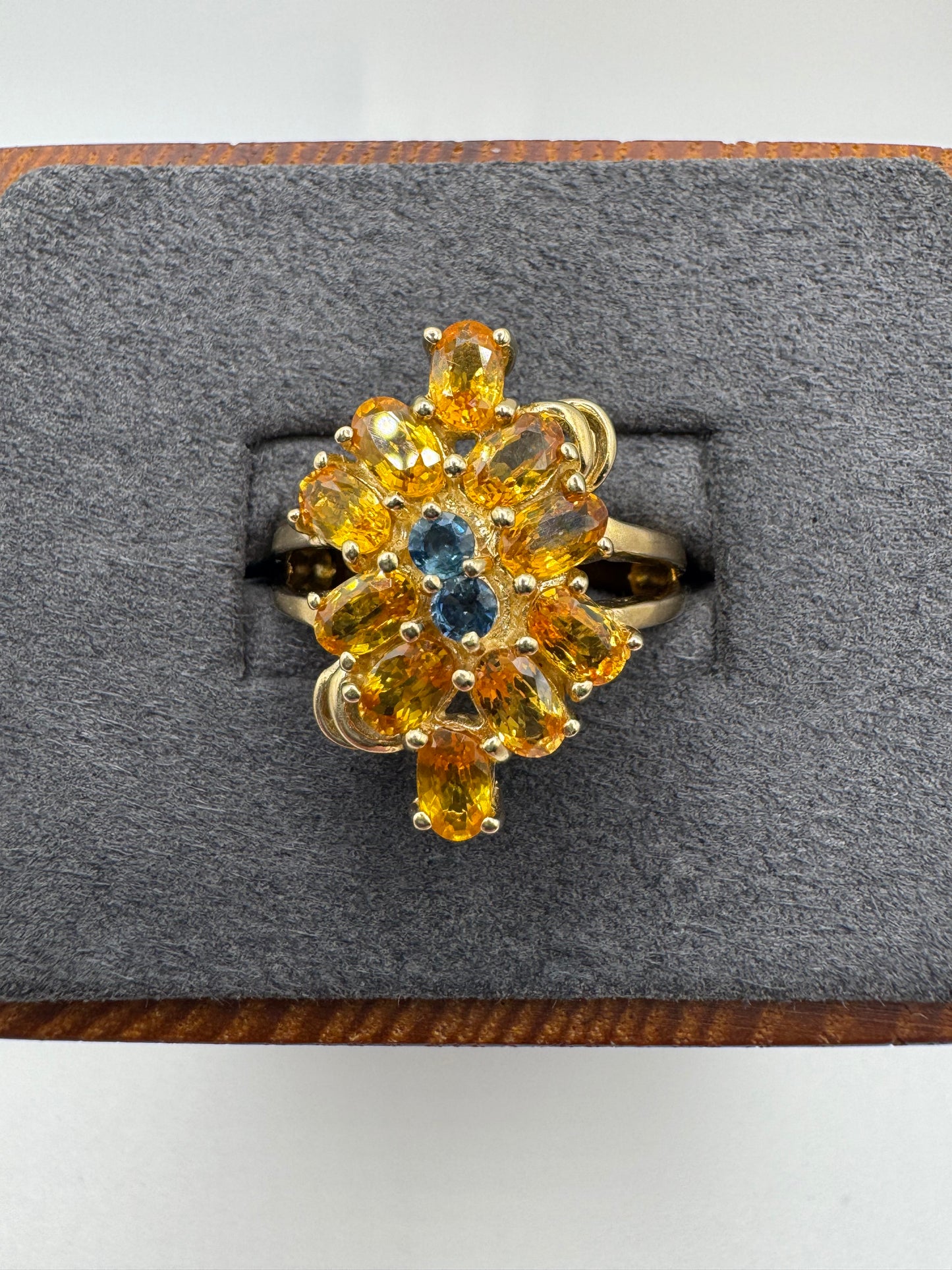 9ct gold sapphire cluster ring