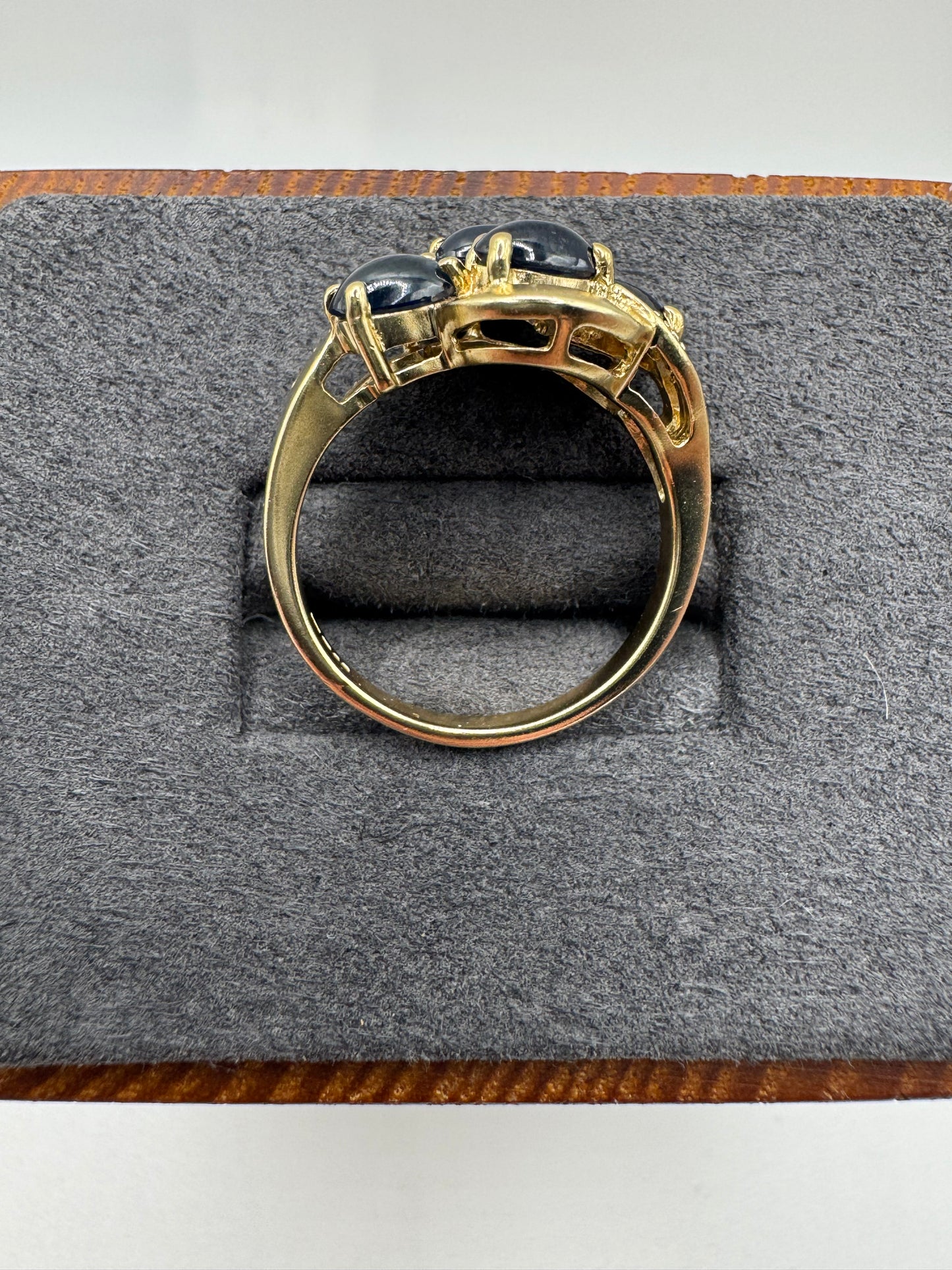 9ct gold cabochon sapphire and diamond ring