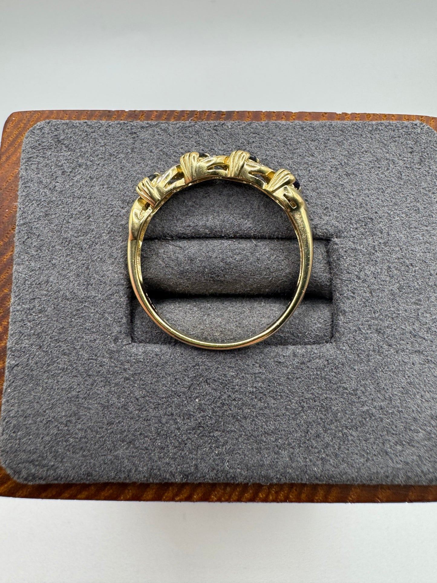 9ct gold sapphire and diamond ring