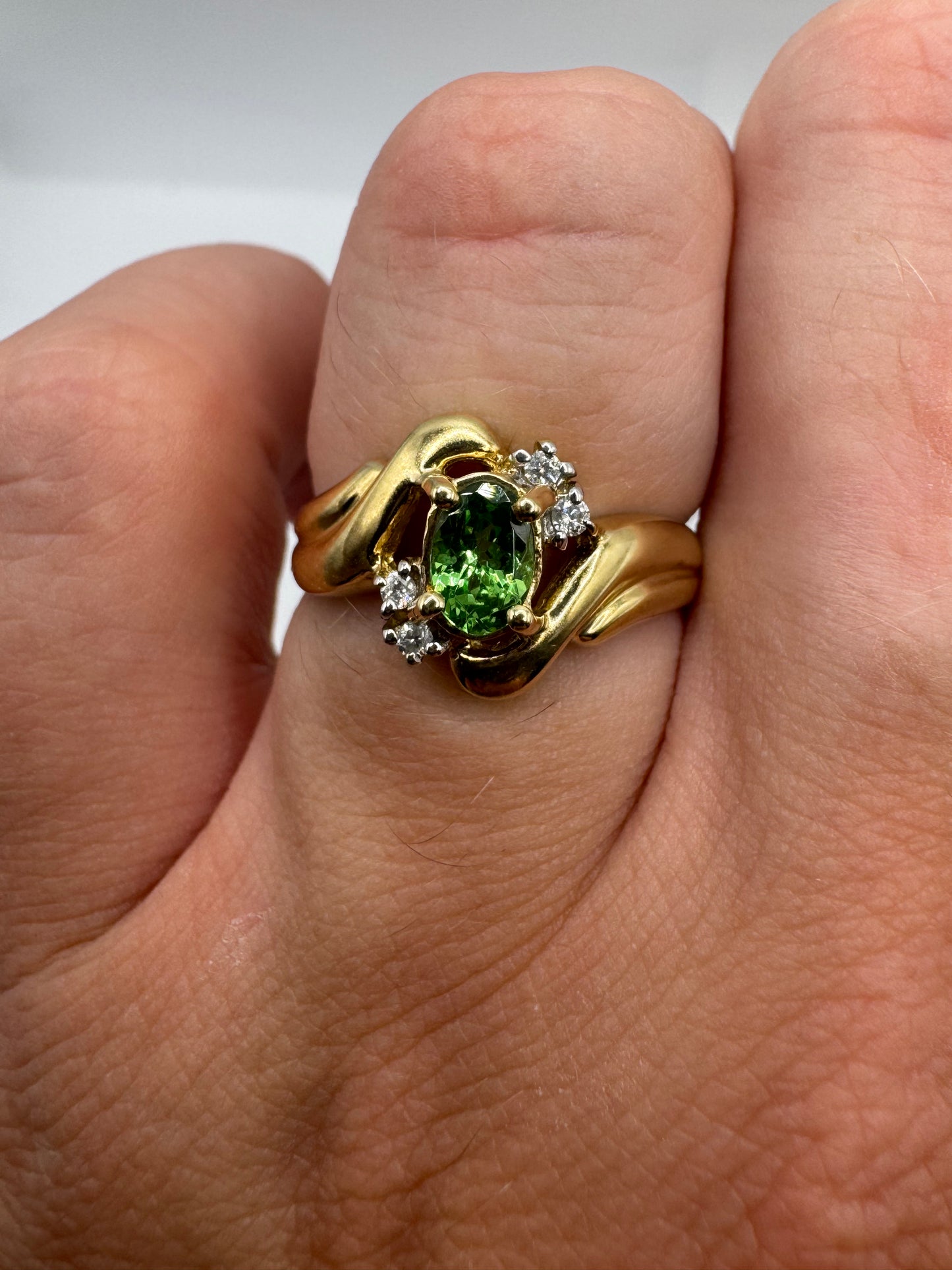 9ct gold tsavorite garnet and diamond ring