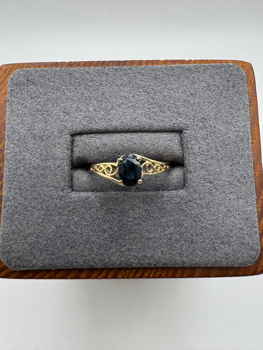 9ct gold sapphire ring