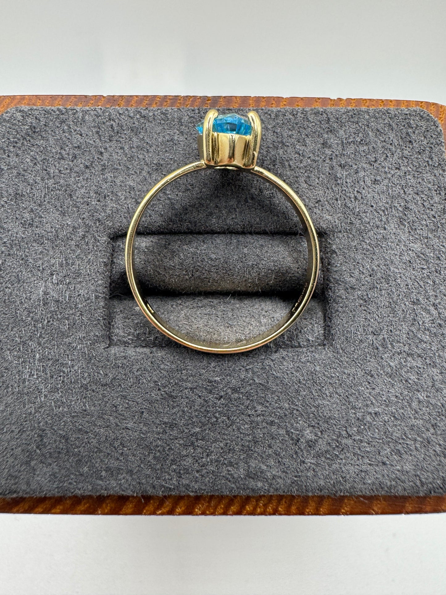 9ct gold topaz heart ring