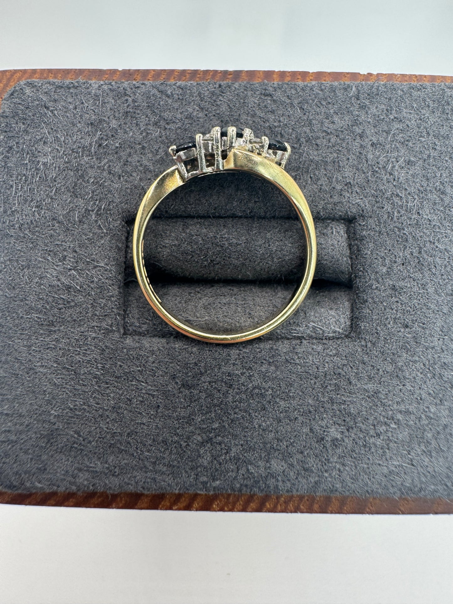 9ct gold sapphire and diamond ring