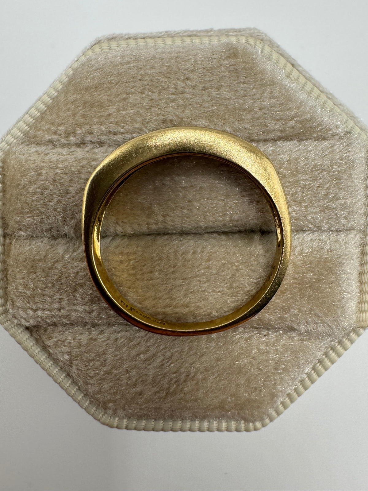 9ct gold sapphire and diamond ring
