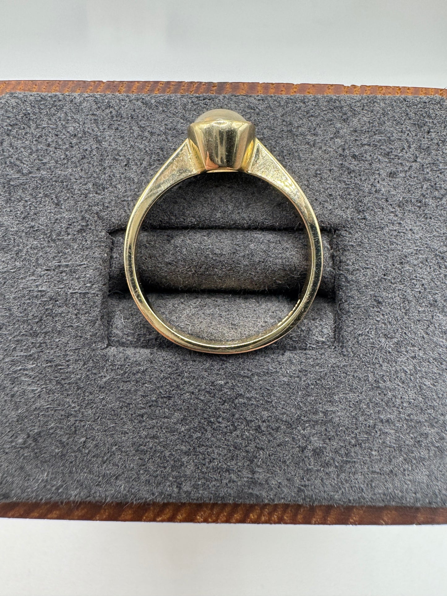 9ct gold moonstone ring