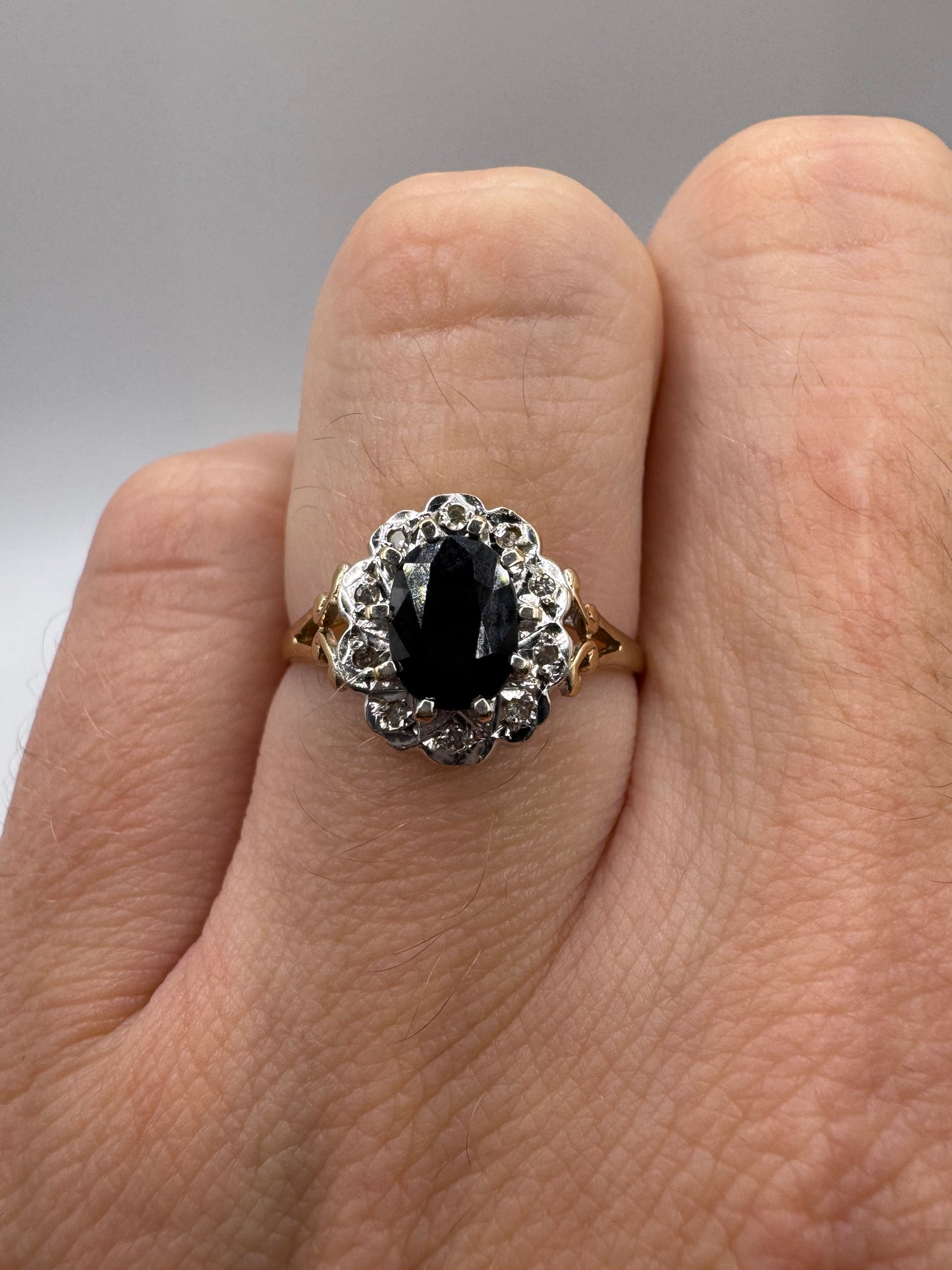 9ct gold sapphire and diamond cluster ring