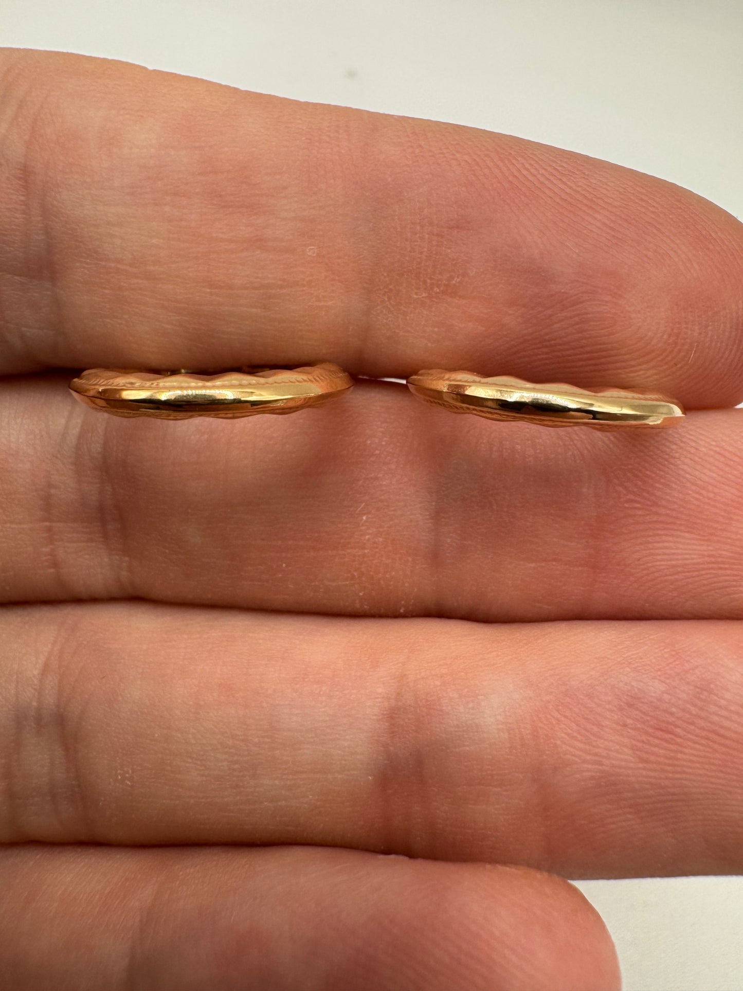 9ct gold patterned creole earrings