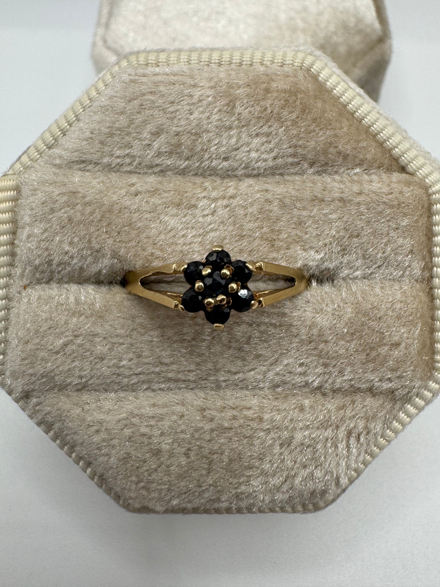 9ct gold sapphire ring