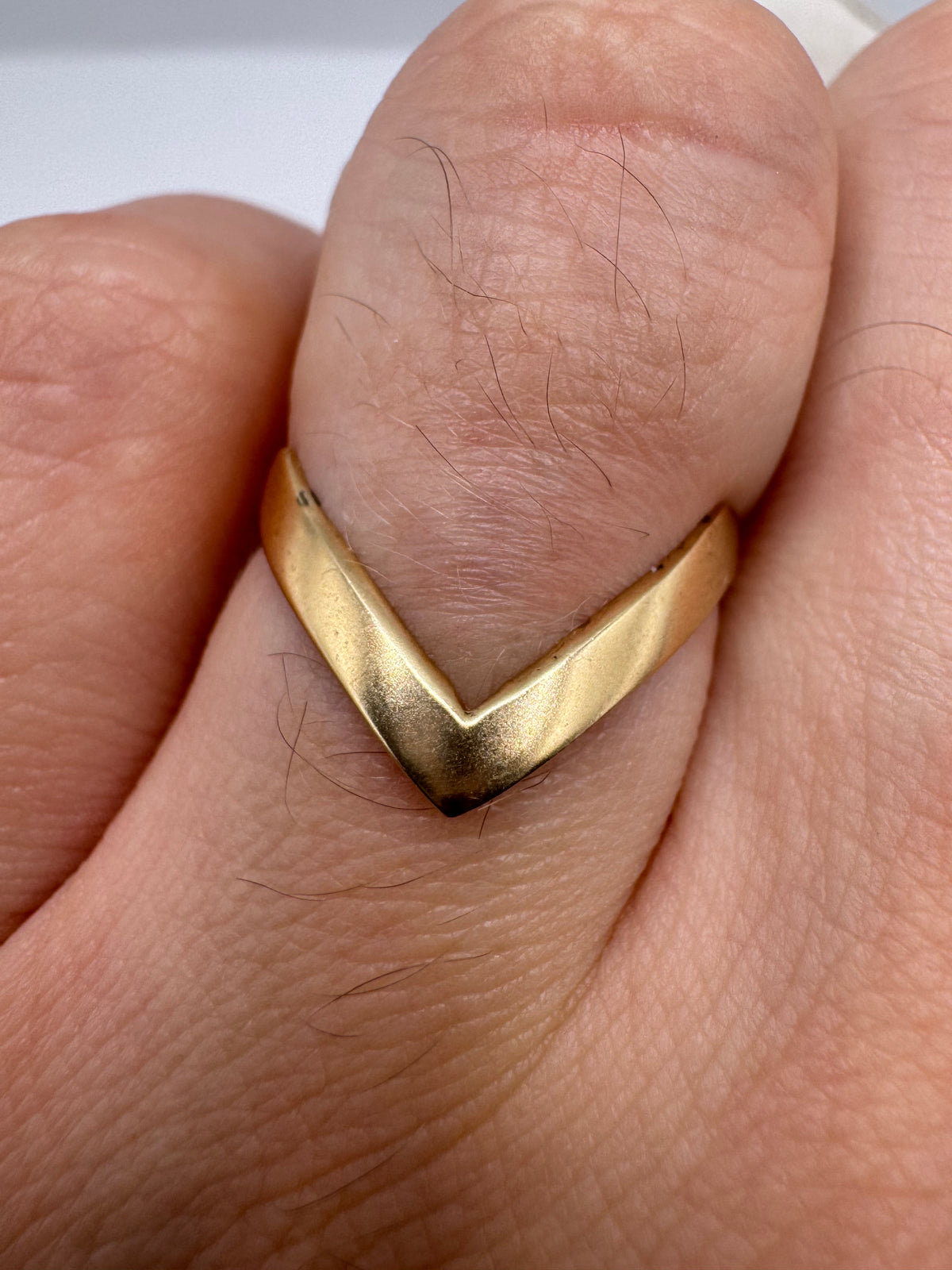 9ct gold wishbone ring