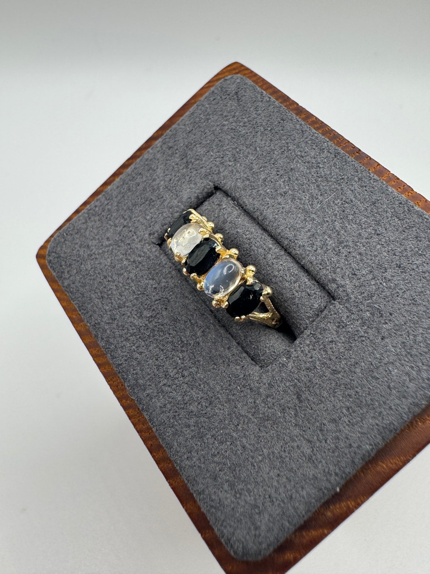 9ct gold sapphire and moonstone ring