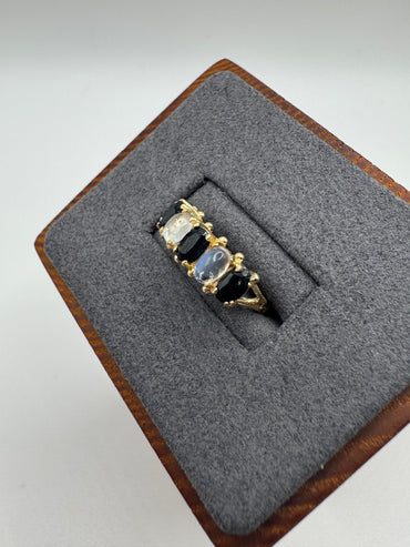 9ct gold sapphire and moonstone ring