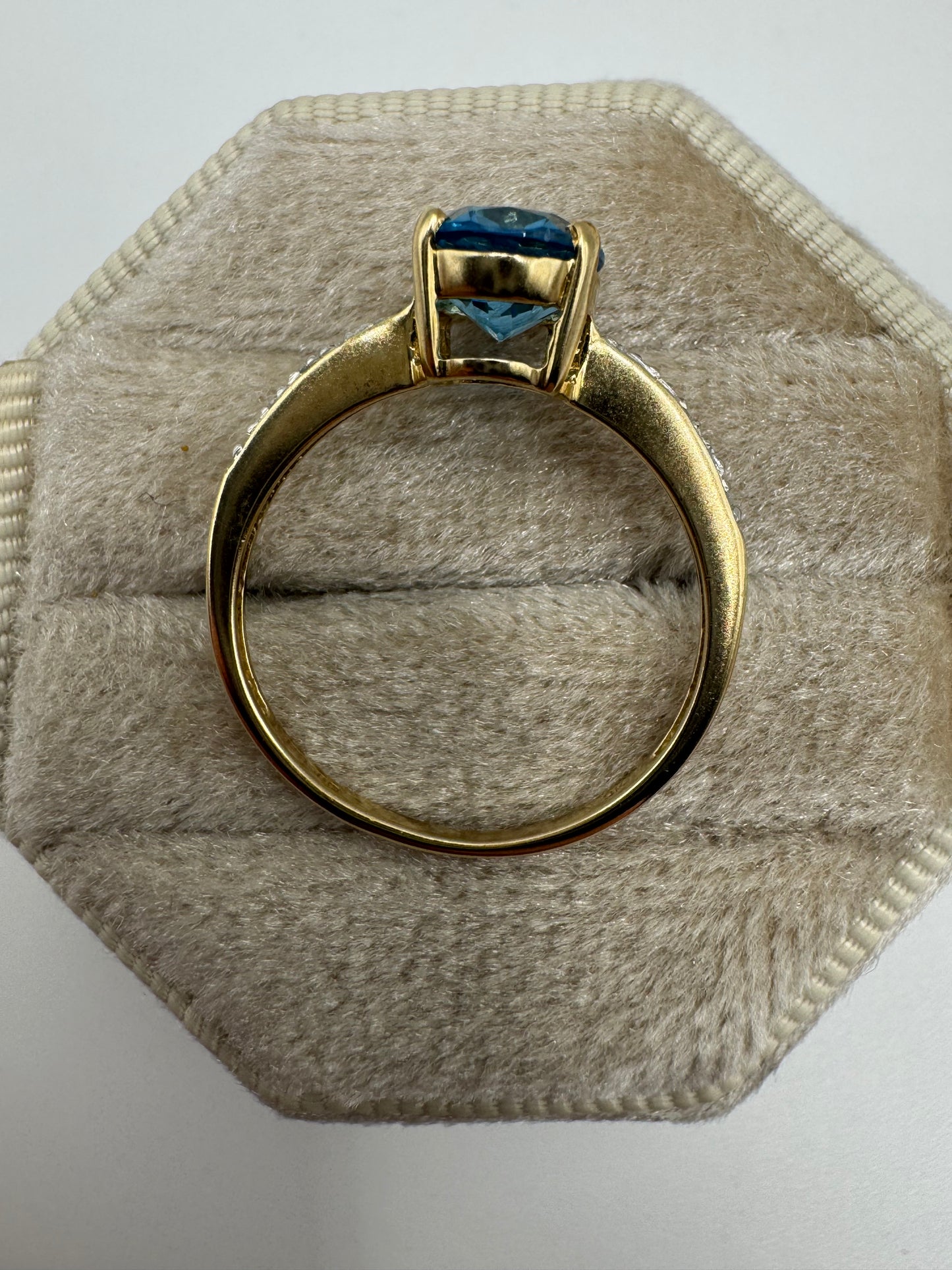 9ct gold topaz and diamond ring