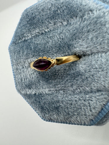 9ct gold spinel ring