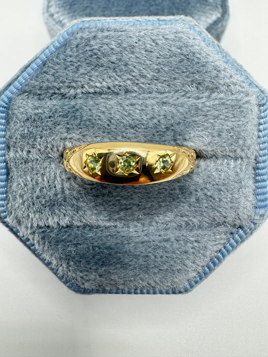 9ct gold engraved peridot gypsy ring