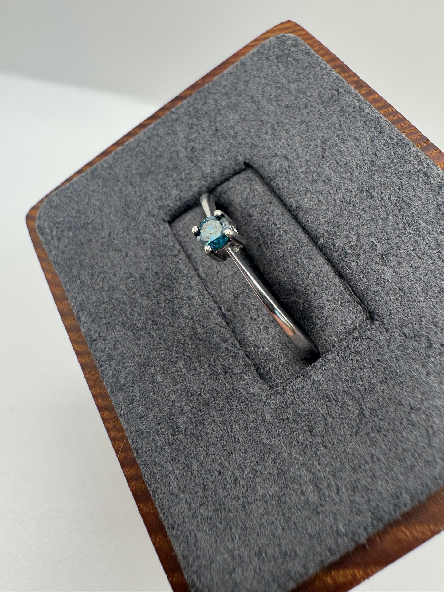 9ct white gold blue diamond ring