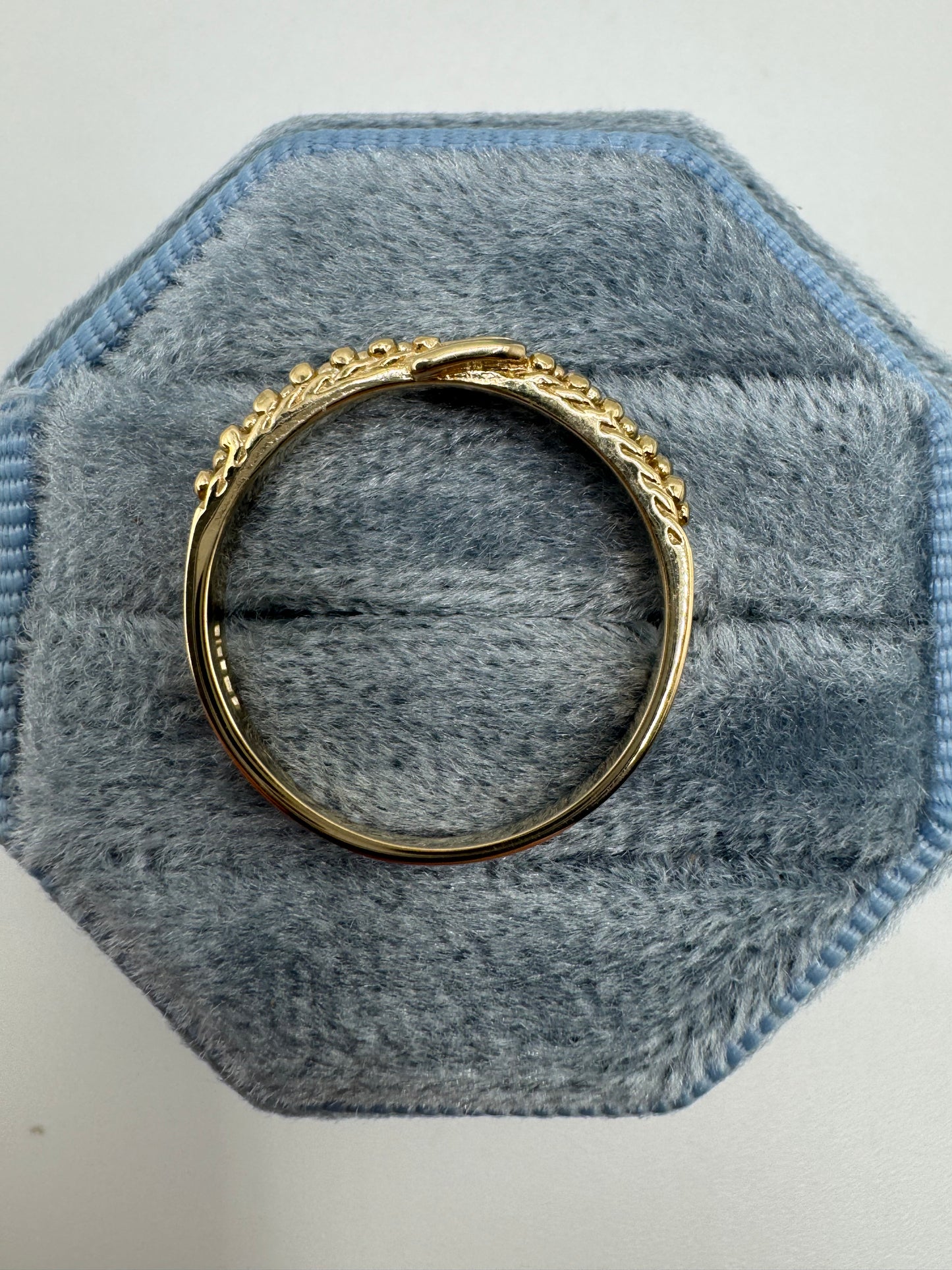 9ct gold buckle ring