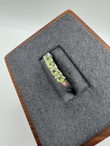 9ct white gold quartz ring