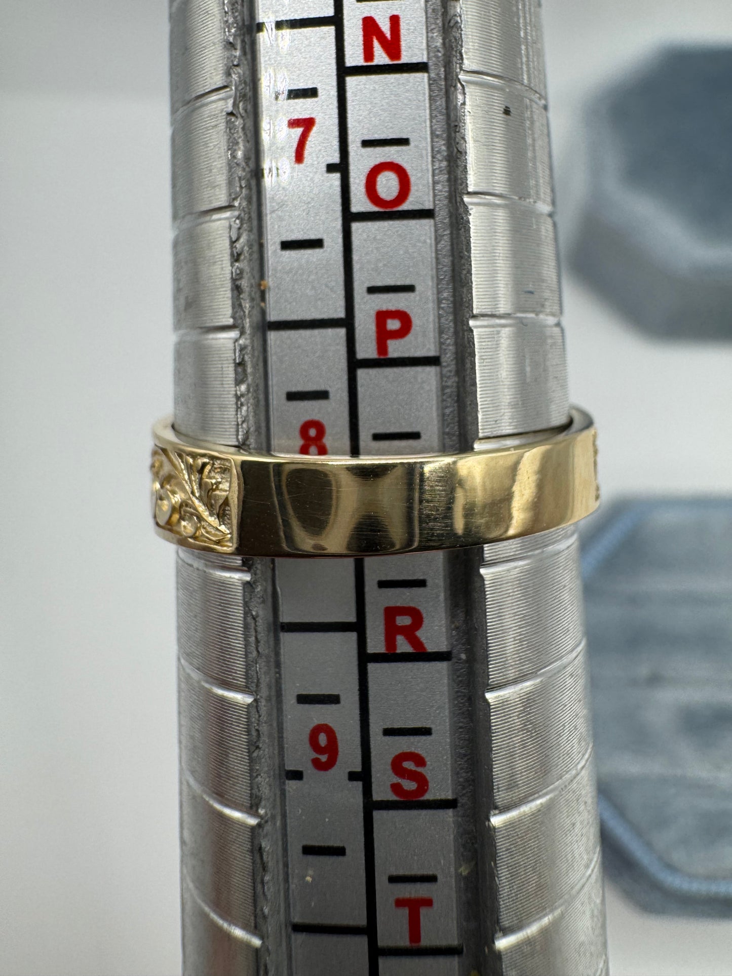 9ct gold engraved buckle ring