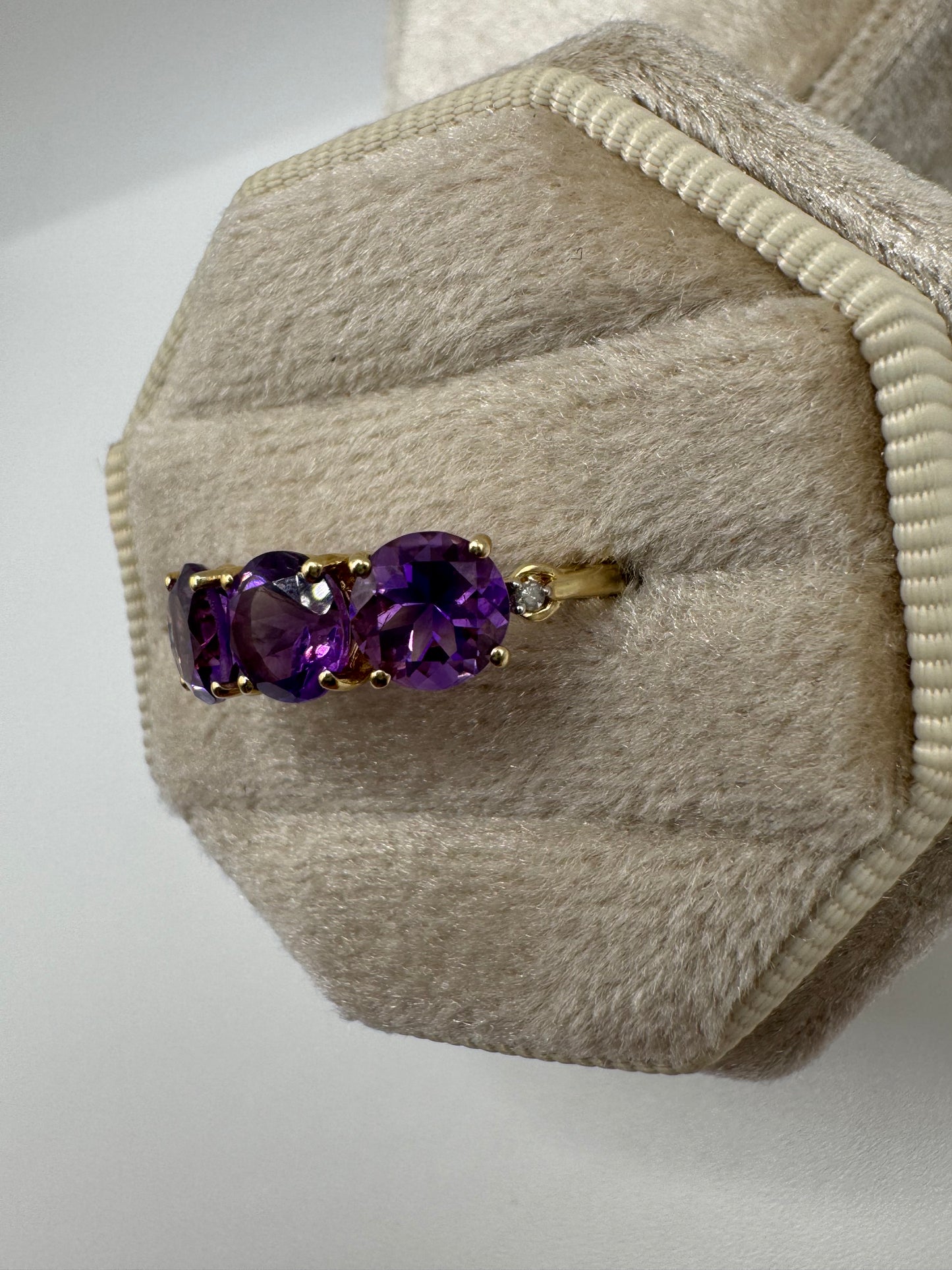 9ct gold amethyst and diamond ring