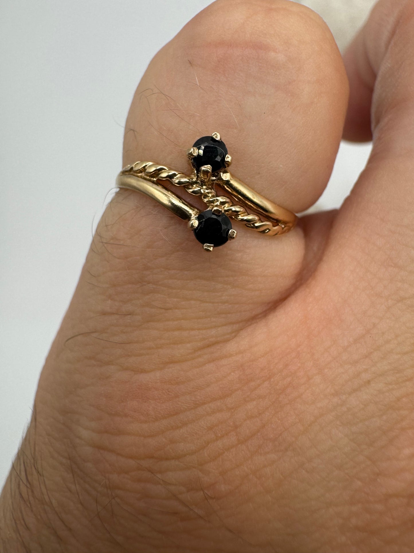 9ct gold sapphire ring