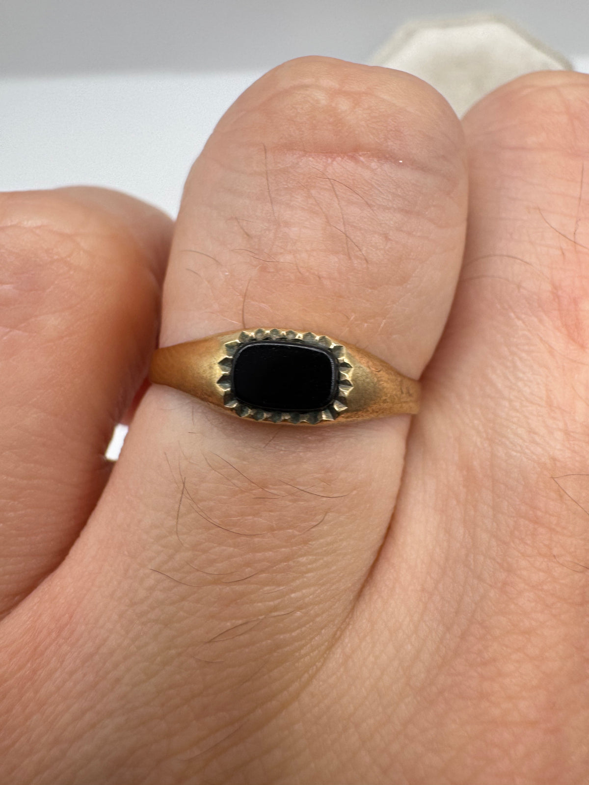 9ct gold onyx ring