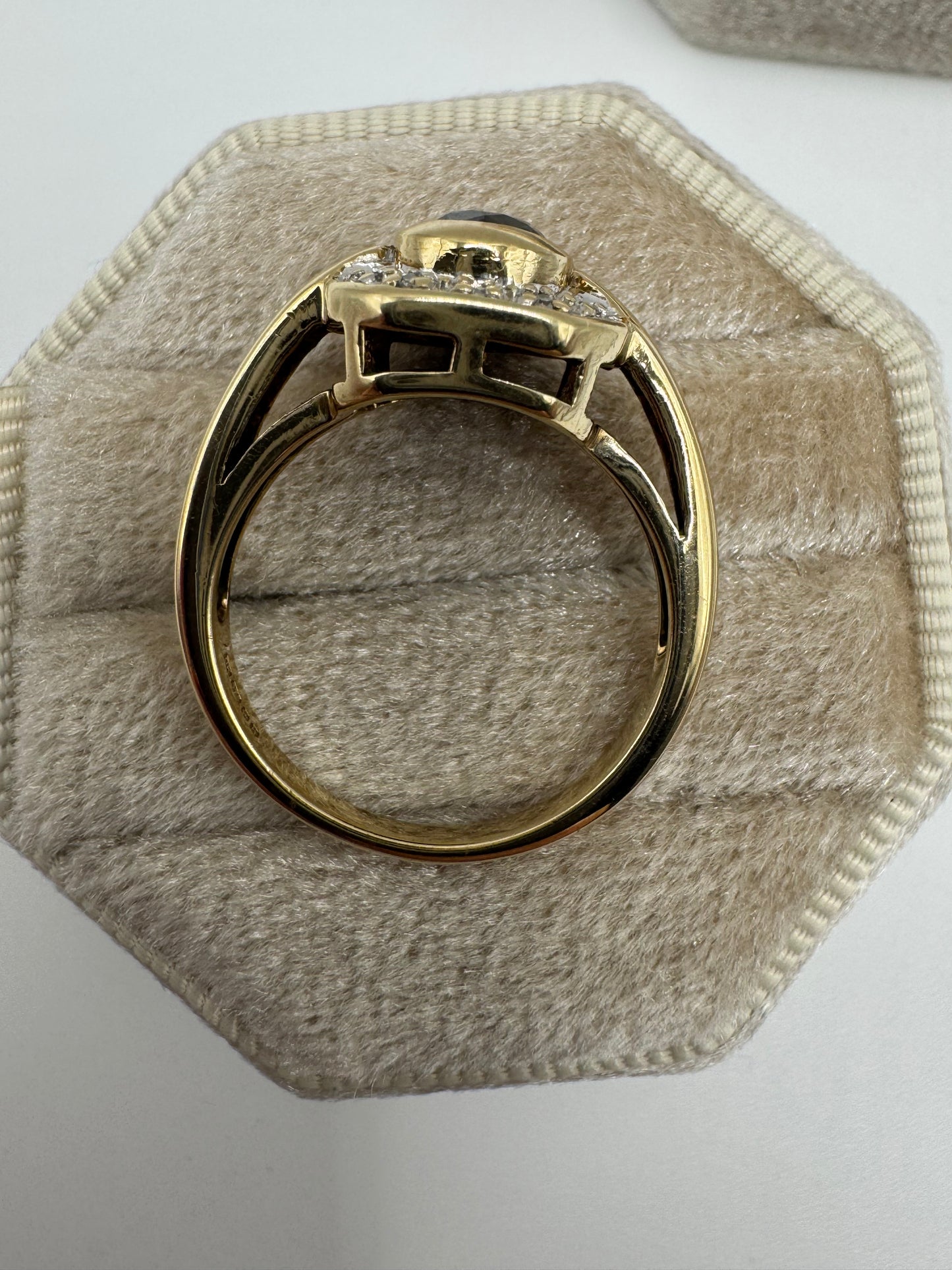 9ct gold black and white diamond cluster ring