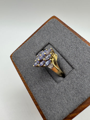 9ct gold tanzanite and diamond ring