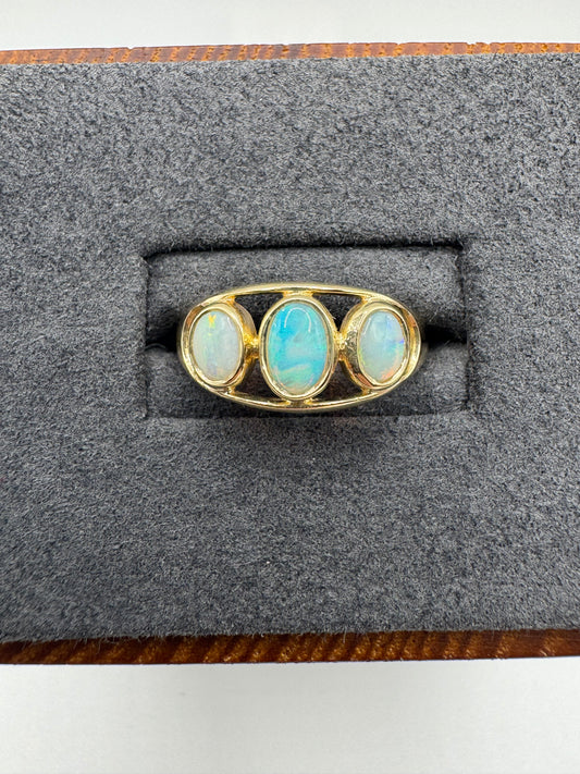 9ct gold opal ring