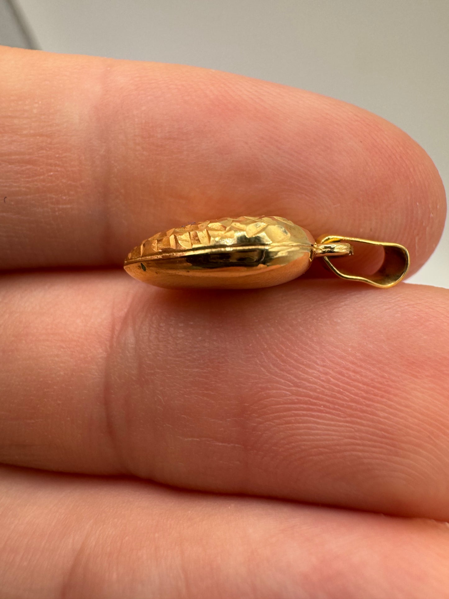 9ct gold heart charm