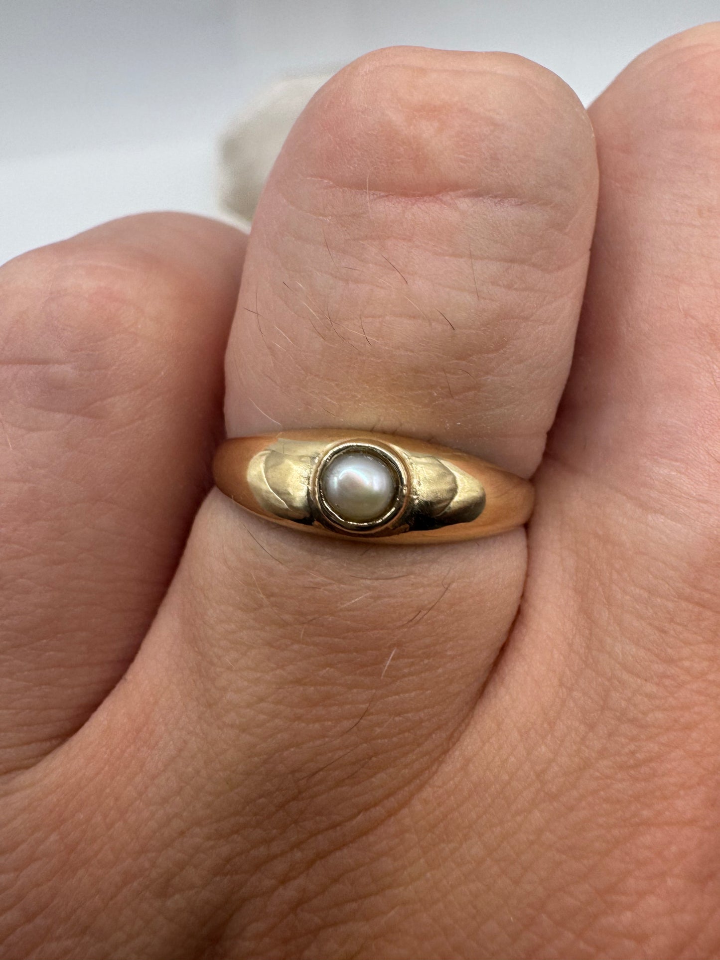 9ct gold pearl gypsy ring